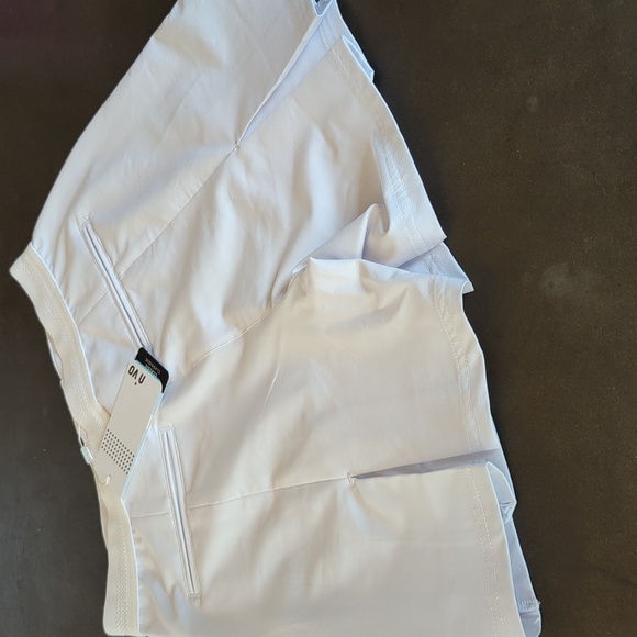 NWT Nivo white pleated short - Picture 5 of 5